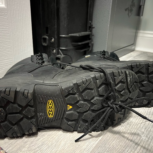 Keen Black Utility Boots - Picture 5 of 6